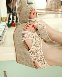  蕾丝果冻鞋高跟鞋公主罗马女鞋复古潮牌波西米亚民族风凉鞋子