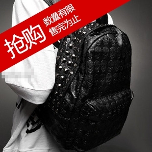  新款韩版骷髅头男式包学生双肩包可爱书包铆钉复古女包包背包