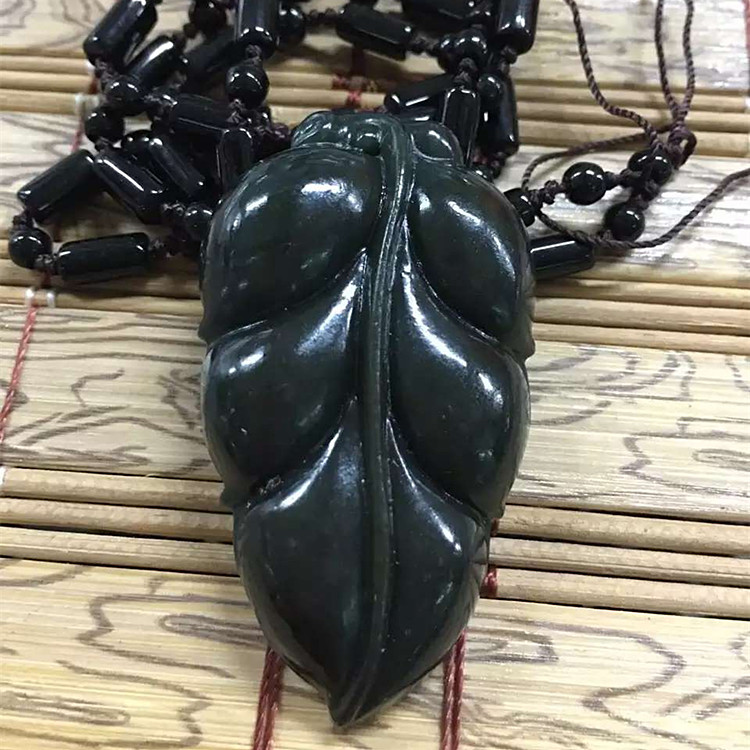 A货纯天然玉石和田玉青老玉深绿色挂坠项坠吊坠玉坠金枝玉叶玉佩在类目 珠宝/钻石/翡翠/黄金, 和田玉, 颈饰中 - 来自Buy2taobao.com提供专业的淘宝代购服务