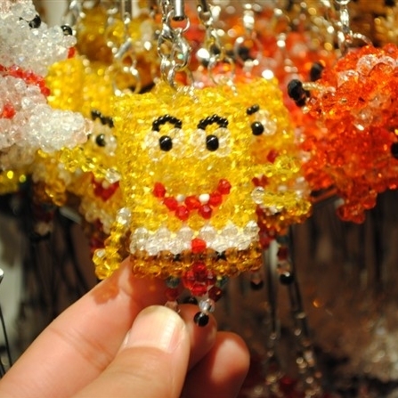 【新款海绵宝宝】更形象立体 水晶串珠手机挂件 卡通动物饰品-淘宝网