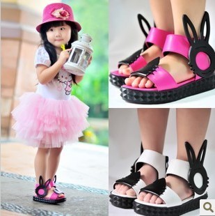  新款潮韩版小中大兔子耳朵女童皮凉鞋公主宝宝露趾鱼嘴儿童鞋