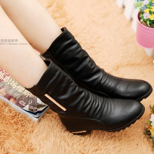  短靴子中靴平底粗跟中跟春秋冬新款女士鞋骑士靴金属扣中筒靴