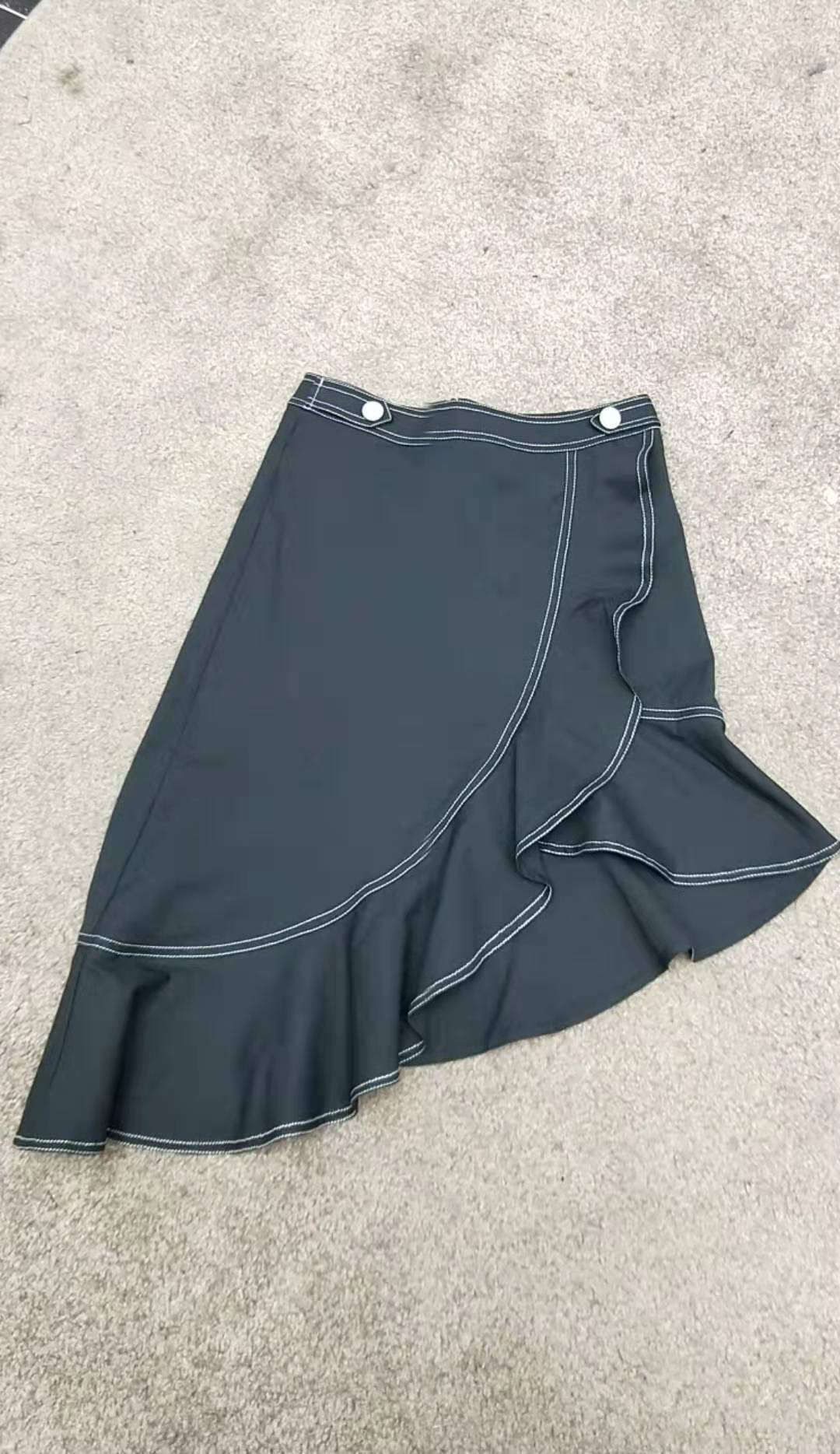 2019春季新款不规则荷叶边半身裙S8A006在类目 女装/女士精品, 半身裙中 - 来自Buy2taobao.com提供专业的淘宝代购服务