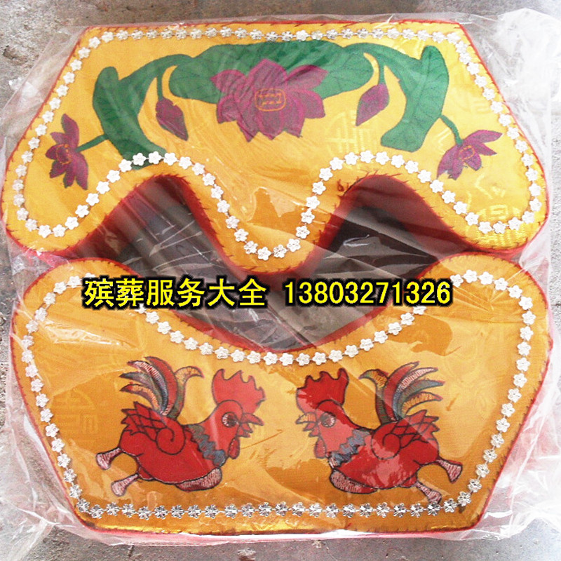 【头枕脚枕】寿枕 枕头 寿衣 花圈 骨灰盒 殡葬用品 丧葬用品在类目 商业/办公家具, 殡葬业家具, 骨灰盒中 - 来自Buy2taobao.com提供专业的淘宝代购服务