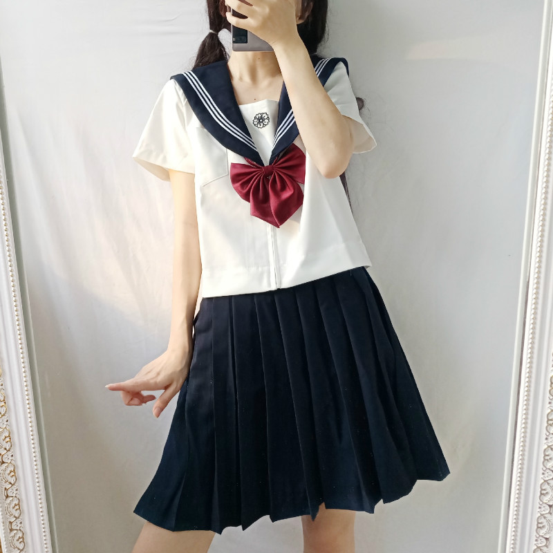 绀色正统Jk制服学生短袖水手服套装白三本刺绣上衣百褶裙在类目 女装/女士精品, 套装/学生校服/工作制服, 学生校服中 - 来自Buy2taobao.com提供专业的淘宝代购服务