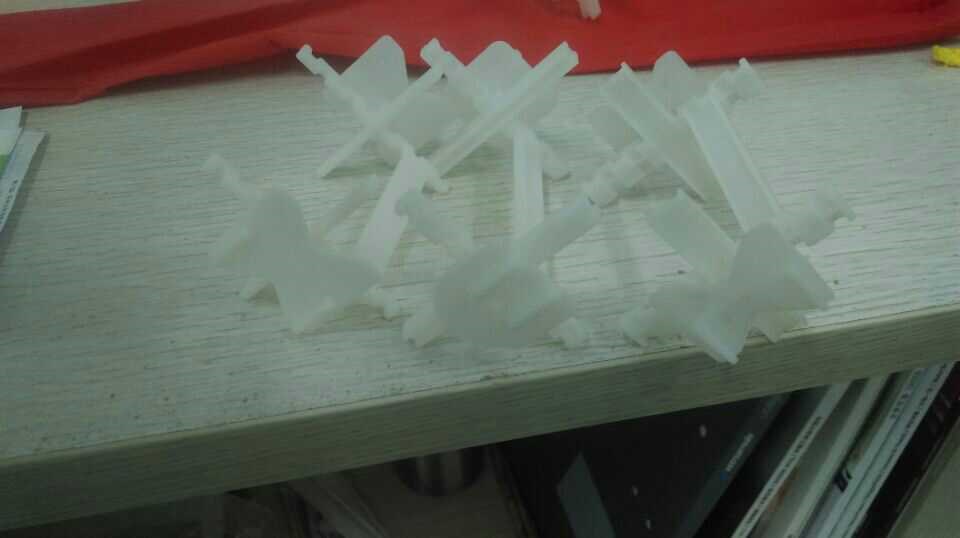 空心玻璃砖专用支架,3mm 6mm 10mm 量大价格(0.8元/个)可以优惠.在类目 基础建材, 玻璃, 玻璃砖中 - 来自Buy2taobao.com提供专业的淘宝代购服务