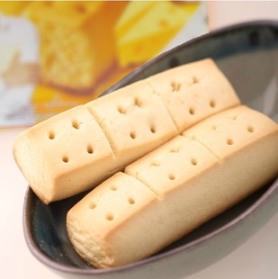  进口食品 饱腹代餐压缩饼干 低卡饱腹 韩国零食海太奶酪味饼干76g