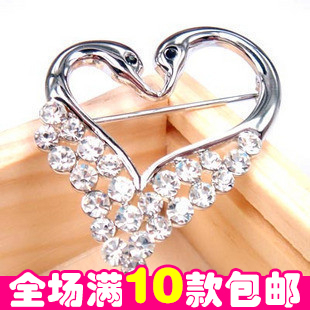  XY037韩国新款明星饰品 锆钻爱心形天鹅胸针 精美别针胸花