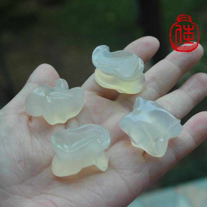 天然玛瑙羊拐骨嘎拉哈民族传统游戏怀旧玩具羊骨嘎拉哈羊子儿骰子在类目 玩具/童车/益智/积木/模型, 其它玩具中 - 来自Buy2taobao.com提供专业的淘宝代购服务