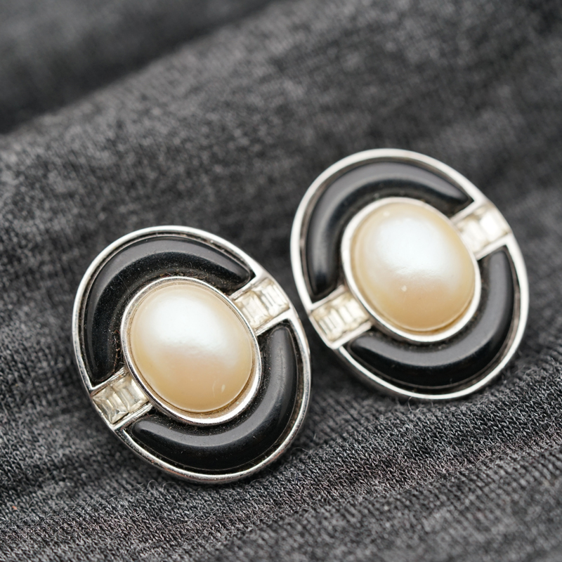 U.S.A Imported Antique jewelry G home atmosphere black and white Versatile Commuter models Ear clip temperament 31in the Accessories/Fashion Jewelry, Earring , Ear clip category - from Buy2taobao.com to provide professional Taobao agent buy service