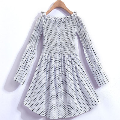 姐弟故事2019春季新款一字肩收腰圆点褶皱连衣裙 短裙7139