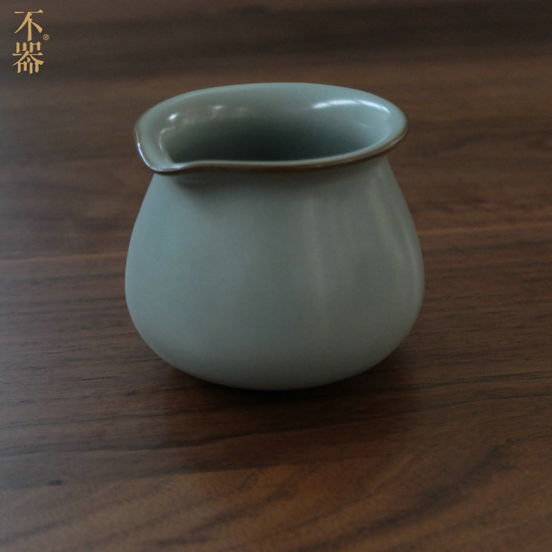 不器茶具不器家功夫茶藝龍泉青瓷 仿汝窯開片豆青月白公道杯.月芽在類目 餐飲具, 茶具, 公道杯中 - 來自Buy2taobao.com提供專業的淘寶代購服務