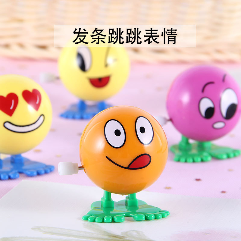流行萌趣儿童发条玩具创意上链跳跳鬼脸表情地摊货源活动学生赠品|msdalam kategori Toy/bayi/teka-teki/blok bangunan/model, elektrik/kawalan jauh/inertia/mainan lancar, mainan lancar - dari Buy2taobao.com untuk memberikan perkhidmatan ejen Taobao profesional membeli