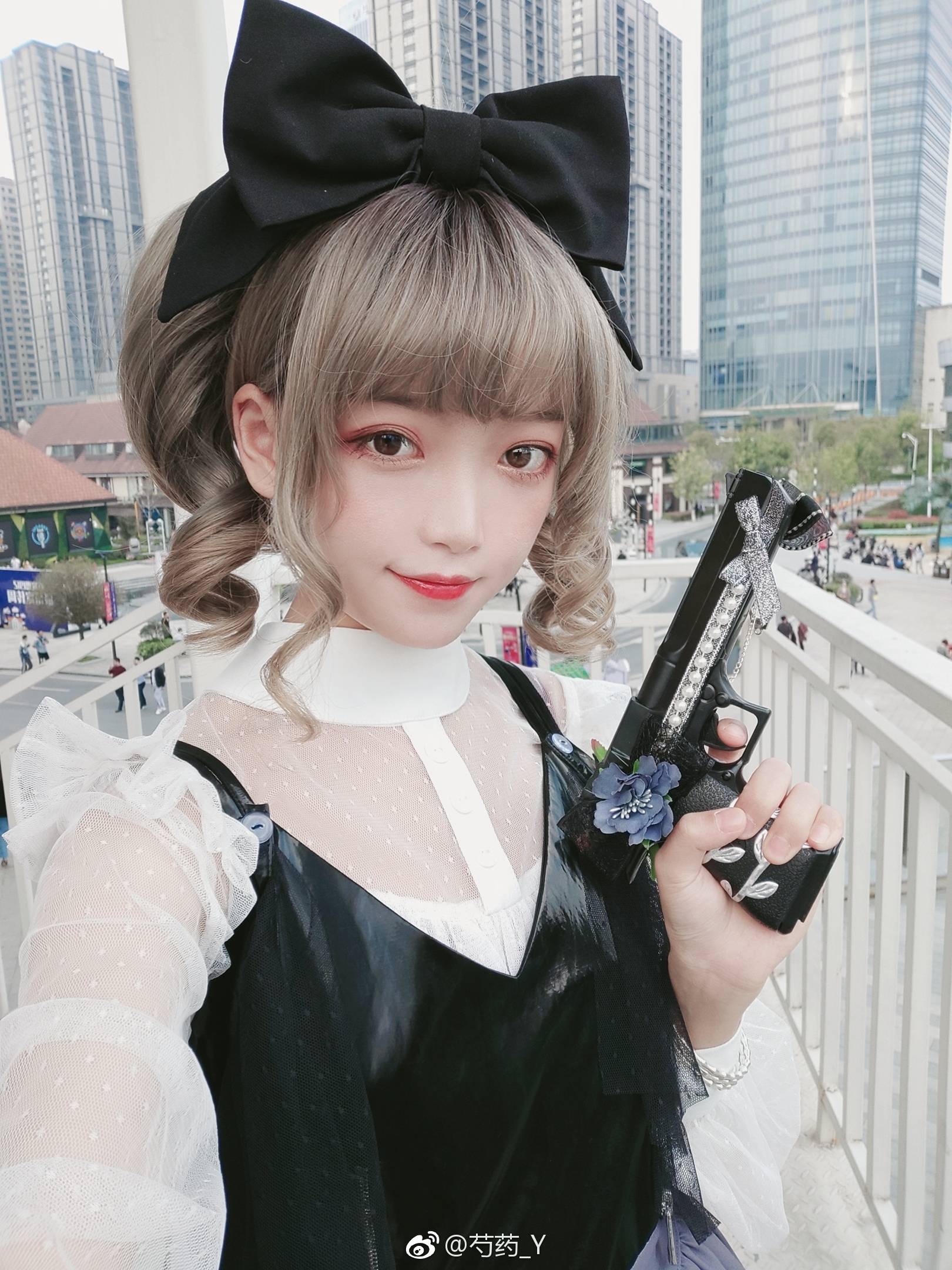 【恶之华/仅枪】手枪/冲锋枪 拍摄道具页面在类目 玩具/童车/益智/积木/模型, 户外运动/休闲/传统玩具, 其他户外休闲玩具中 - 来自Buy2taobao.com提供专业的淘宝代购服务