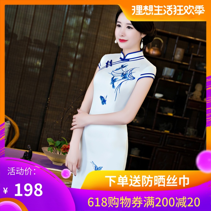 Blue and white porcelain Embroidery cheongsam girl 2018 new pattern Old Shanghai Catwalk cheongsam have more cash than can be accounted for Embroidery costumein the Women's clothing/Boutique , Wedding/Cheongsam/Formal dress , Cheongsam category - from Buy2taobao.com to provide professional Taobao agent buy service