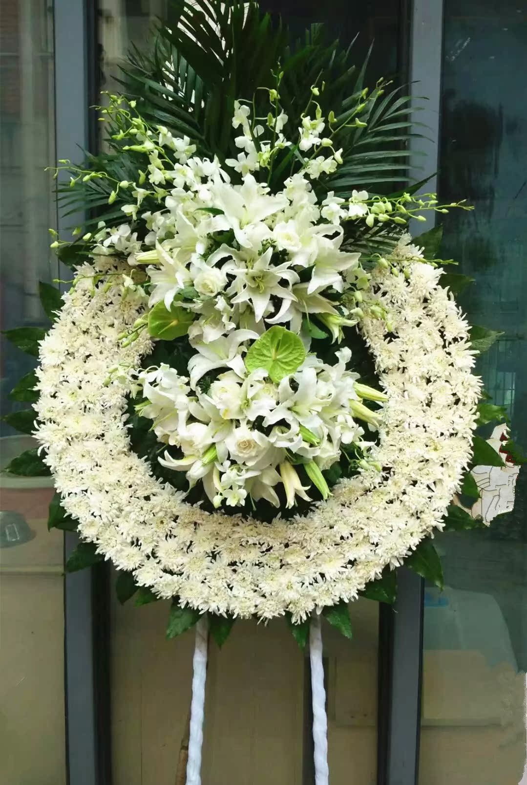 丧礼丧事花篮白事葬礼祭奠花圈上海西宝兴路龙华殡仪馆免费速递