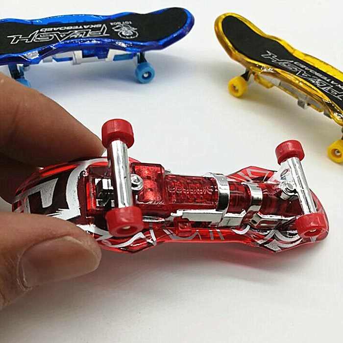新款手指上滑的滑板 具戏投影图案 发光手指滑板玩具玩益智小礼品|msdalam kategori Toy/bayi/teka-teki/blok bangunan/model, bayi/Kanak-kanak skating, skuter - dari Buy2taobao.com untuk memberikan perkhidmatan ejen Taobao profesional membeli
