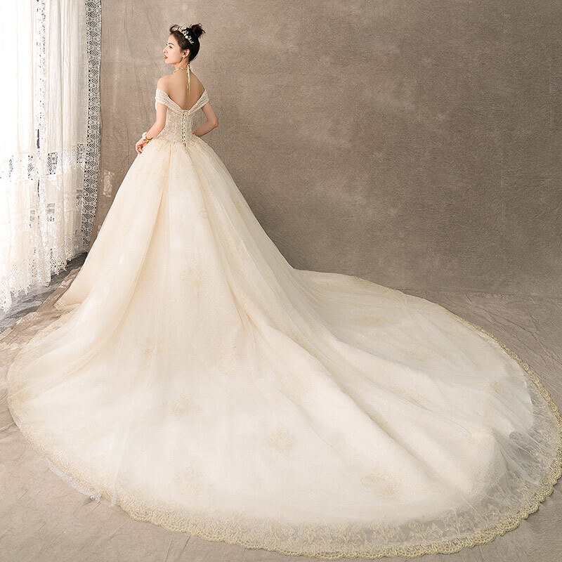 婚纱女2019新款结婚礼服一字肩新娘主纱拖尾显瘦公主齐地奢华梦幻在类目 女装/女士精品, 婚纱/旗袍/礼服, 婚纱中 - 来自Buy2taobao.com提供专业的淘宝代购服务