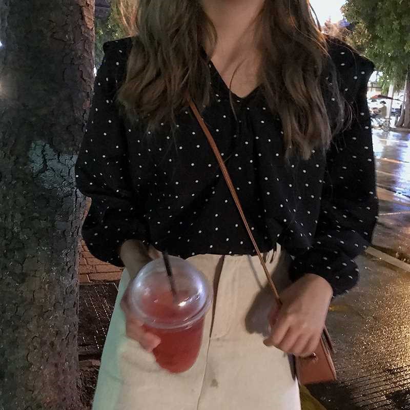 日本进口春季2019女装新款韩版衬衫女设计感小众甜美荷叶领小波在类目 女装/女士精品, 蕾丝衫/雪纺衫中 - 来自Buy2taobao.com提供专业的淘宝代购服务