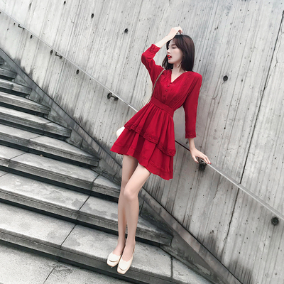 早秋装女2018新款小香风心机裙子设计感蛋糕裙长袖红色蕾丝连衣裙