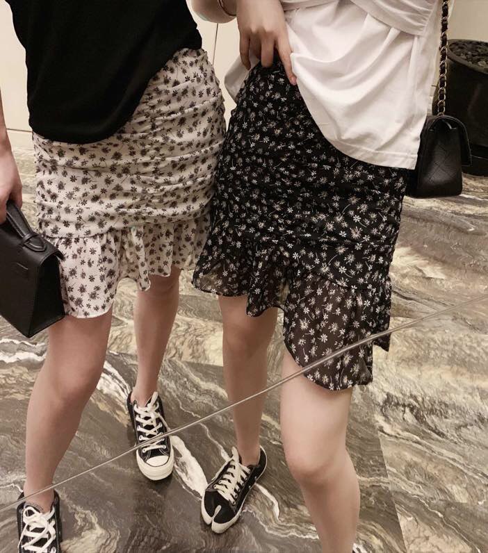 吃露水要入 迷人小短裙 高腰包臀碎花褶皺半身裙在類目 女裝/女士精品, 半身裙中 - 來自Buy2taobao.com提供專業的淘寶代購服務