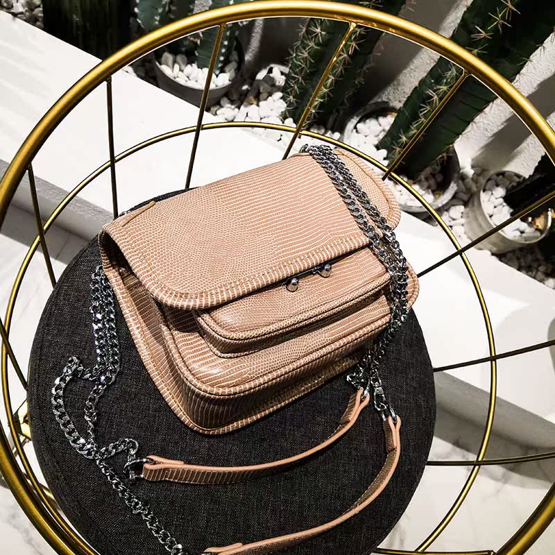 2019 new pattern Lizard Texture Chain bag Retro Square bag One shoulder Inclined shoulder bag Very good Julie Same itemin the Sports bag/Outdoor package/Fitting , Shoulder Bag category - from Buy2taobao.com to provide professional Taobao agent buy service