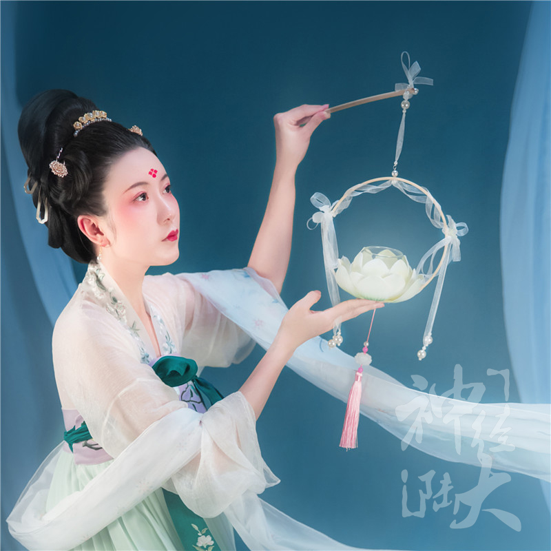 【摄影道具】荷花灯笼 手提莲花灯 元宵节庆游园古风汉服夜景拍照|msdalam kategori bekalan perayaan/hadiah, Lantern - dari Buy2taobao.com untuk memberikan perkhidmatan ejen Taobao profesional membeli