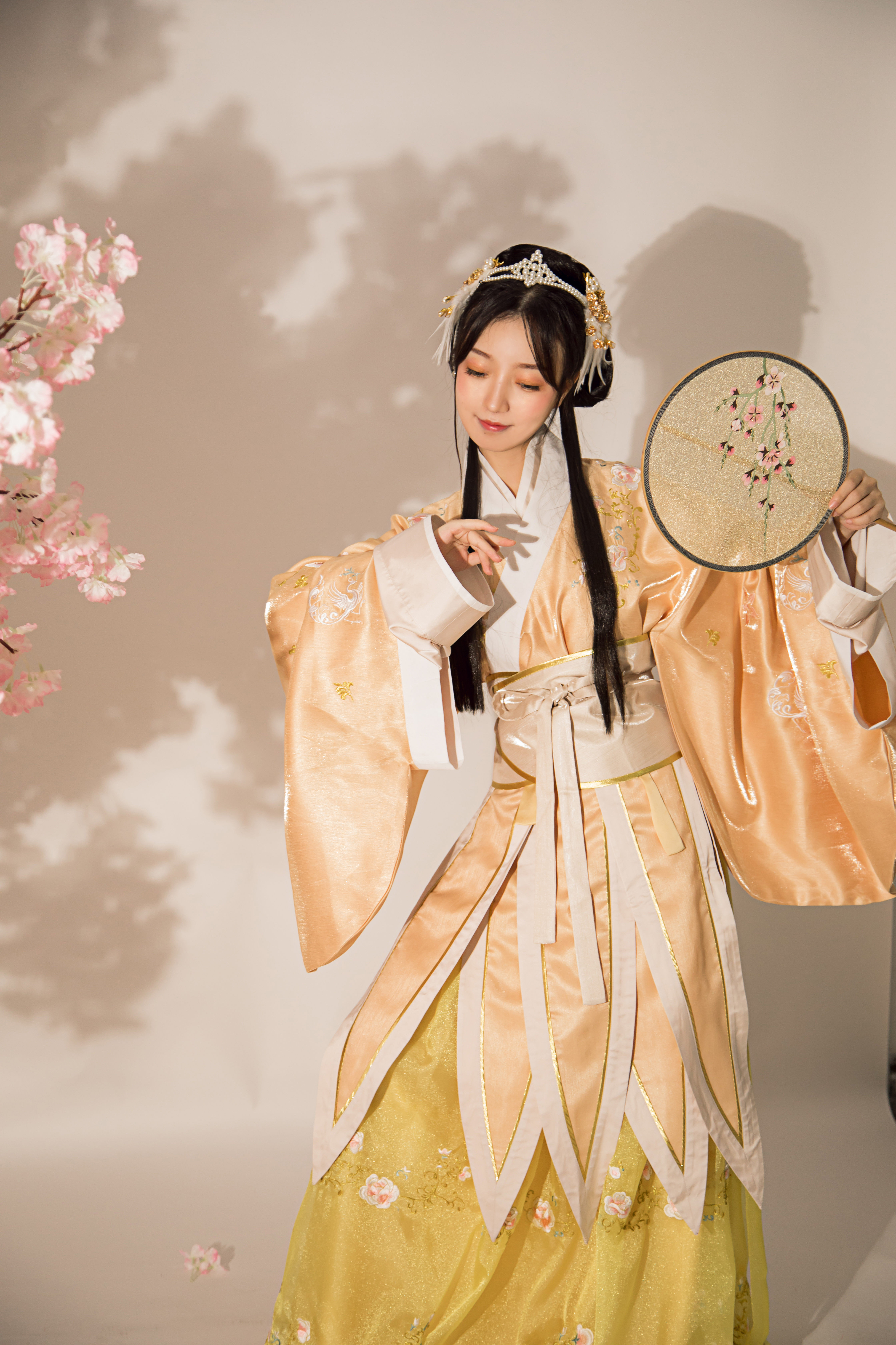 遠山黛語 美人卷 之 貝公主雜裾 刺繡漢服套裝 (含尾款)在類目 女裝/女士精品, 唐裝/民族服裝/舞臺服裝, 民族服裝/舞臺裝中 - 來自Buy2taobao.com提供專業的淘寶代購服務