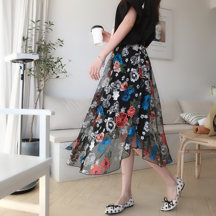 MEMOME韓單新品 19春夏 重工刺繡款花朵釘珠黑底仙氣半身裙在類目 女裝/女士精品, 半身裙中 - 來自Buy2taobao.com提供專業的淘寶代購服務