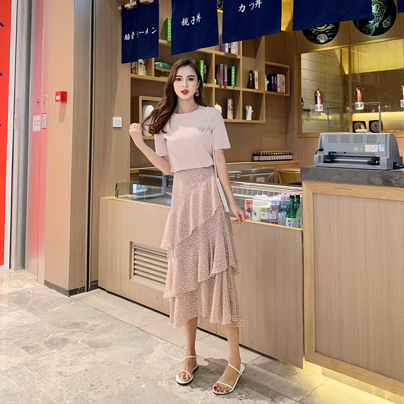哺乳衣外出夏季新款刺绣喂奶T恤+雪纺蛋糕裙修身显瘦哺乳期辣妈款在类目 孕妇装/孕产妇用品/营养, 家居服/哺乳装/秋衣裤, 家居服套装中 - 来自Buy2taobao.com提供专业的淘宝代购服务