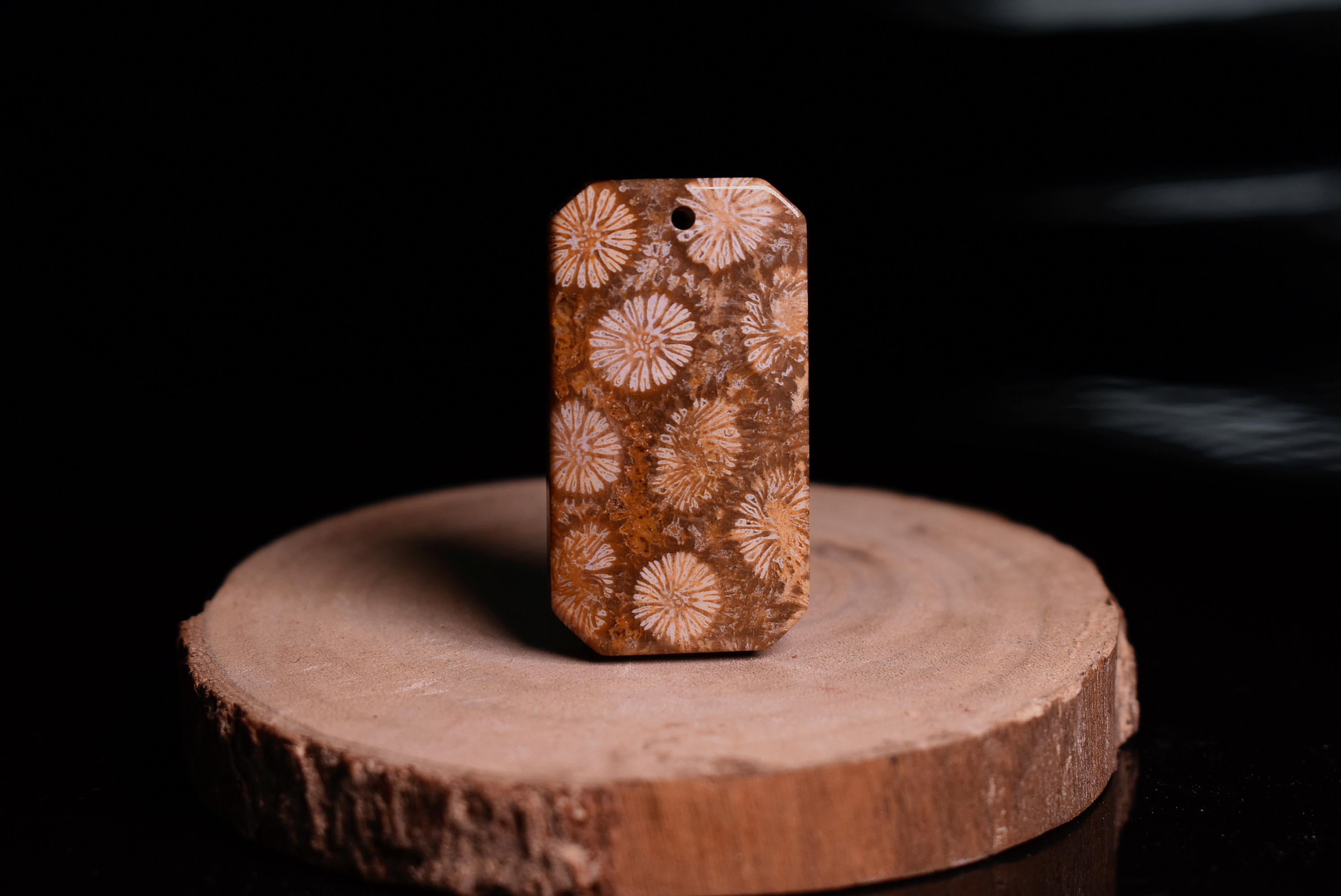 Sheep craftsman natural Coral Re-color Retro Big flower Pendant Flower color Maple leaves Jewelry Chrysanthemum stone Clavicle chainin the Jewelry/Diamond/Jade/Gold , Other natural jade , Other category - from Buy2taobao.com to provide professional Taobao agent buy service