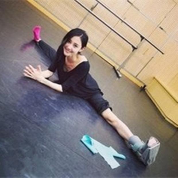 现代舞表演考级练功成人集训瑜伽健身多彩七分袖男女同款宽松舞衣|ruв категории движение/йога/фитнес/фанаты товаров, танец/аэробика/гимнастика, современный танец, современный танец одежды - от Buy2taobao.com для оказания профессиональной услуги покупки агента Taobao