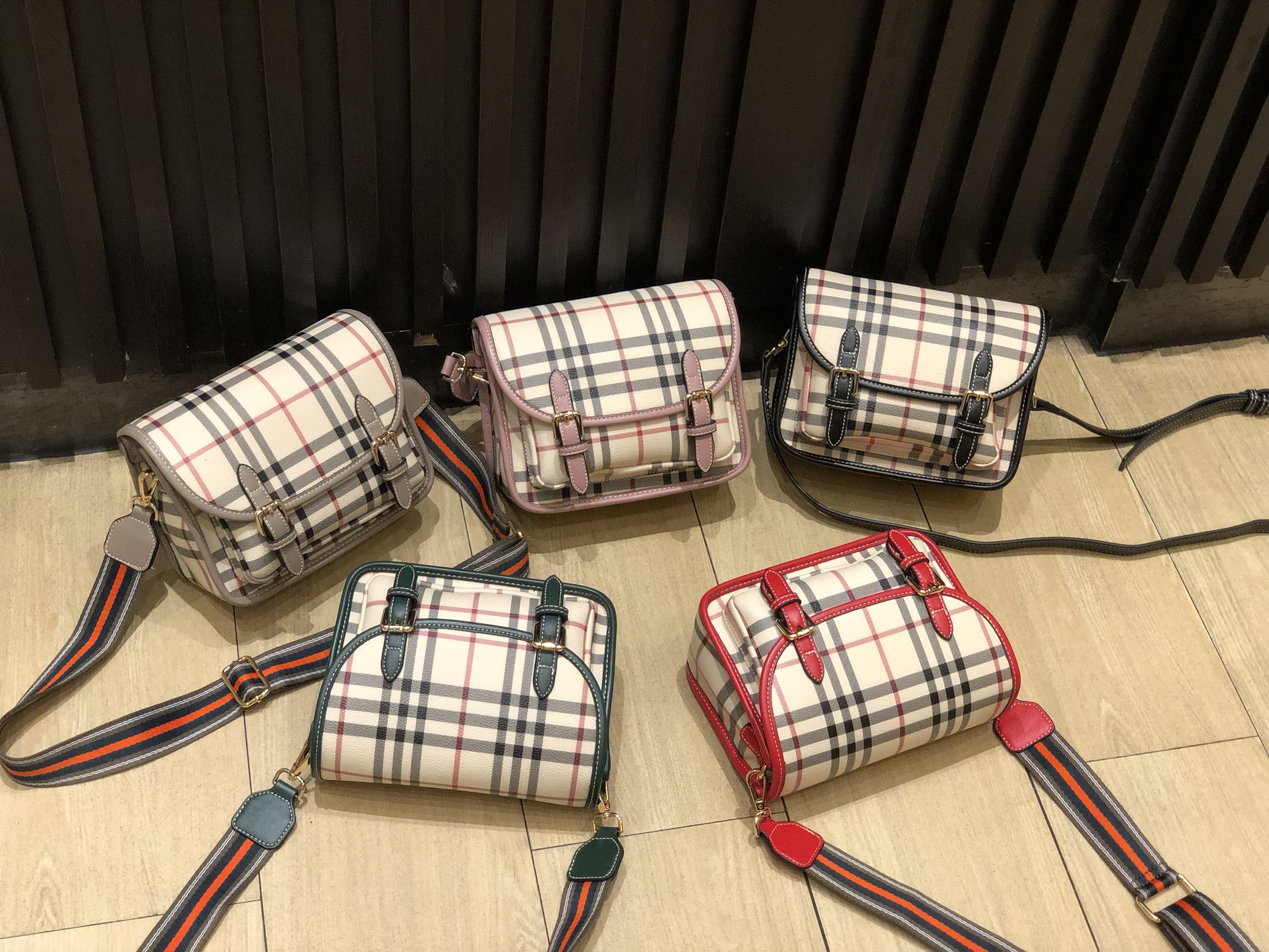 格子郵差包女2019新款韓版時尚斜挎包女包百搭手提小包包單肩包潮在類目 箱包皮具/熱銷女包/男包, 女士包袋中 - 來自Buy2taobao.com提供專業的淘寶代購服務
