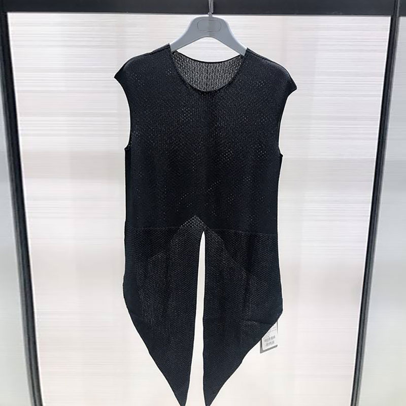 欧阿玛施旗2019夏装新款不规则镂空马甲背心无袖冰丝针织T恤衫女在类目 女装/女士精品, 毛针织衫中 - 来自Buy2taobao.com提供专业的淘宝代购服务