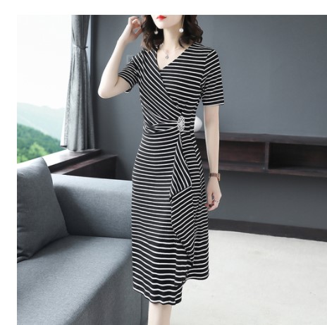 Show thin Striped dress 2019 new pattern black and white Hit color Paige Irregular The dressin the Women's clothing/Boutique , Large size women category - from Buy2taobao.com to provide professional Taobao agent buy service