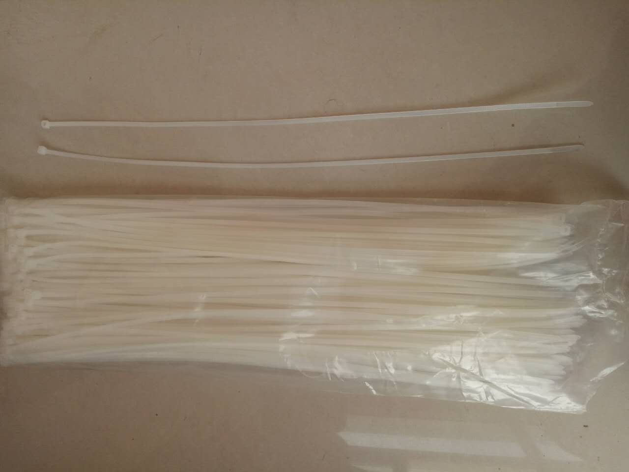 暖氣加濕器 專用紮帶 50厘米長 1元/壹根在類目 基礎建材, 家用五金, 其他五金件, 緞帶/紮帶中 - 來自Buy2taobao.com提供專業的淘寶代購服務