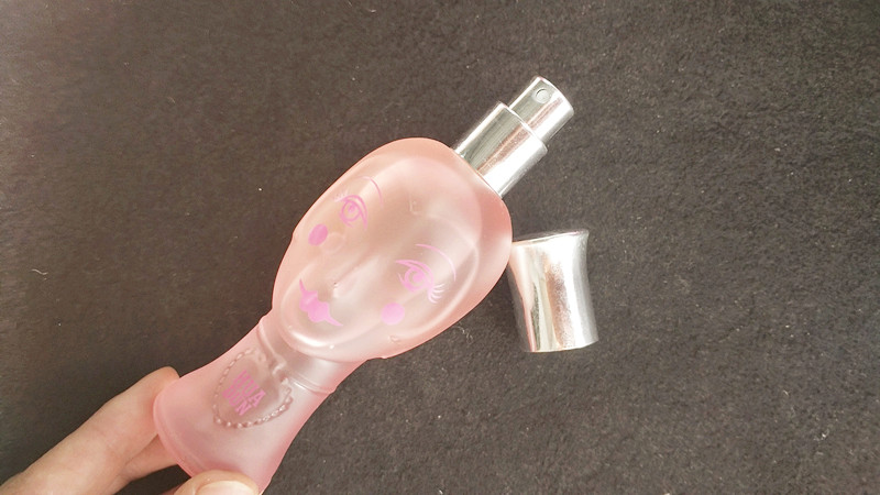 红色洋娃娃香水~女性魅力极~致的粉红色“洋娃娃”爱到不行在类目 彩妆/香水/美妆工具, 其它彩妆中 - 来自Buy2taobao.com提供专业的淘宝代购服务
