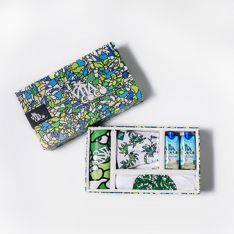 预售 Jayson Atienza&Vita Coco联名定制礼盒椰子水+周边设计产品在类目 咖啡/麦片/冲饮, 饮料, 果蔬汁, 纯果蔬汁中 - 来自Buy2taobao.com提供专业的淘宝代购服务