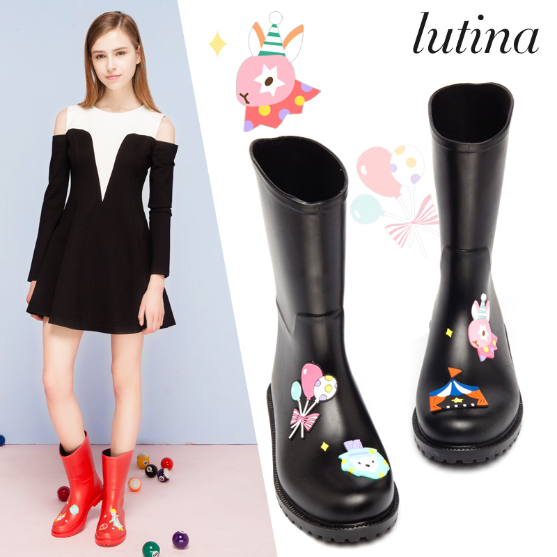 lutina時尚雨靴手繪風女式水靴中筒水鞋戶外膠鞋防滑雨鞋女在類目 女鞋, 雨鞋中 - 來自Buy2taobao.com提供專業的淘寶代購服務