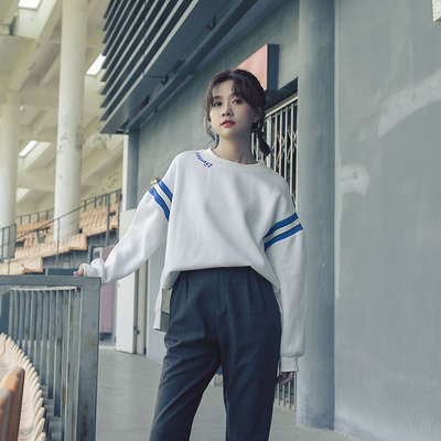 青蔷薇 秋冬韩版学生宽松bf上衣原宿刺绣加绒套头长袖卫衣女 T019