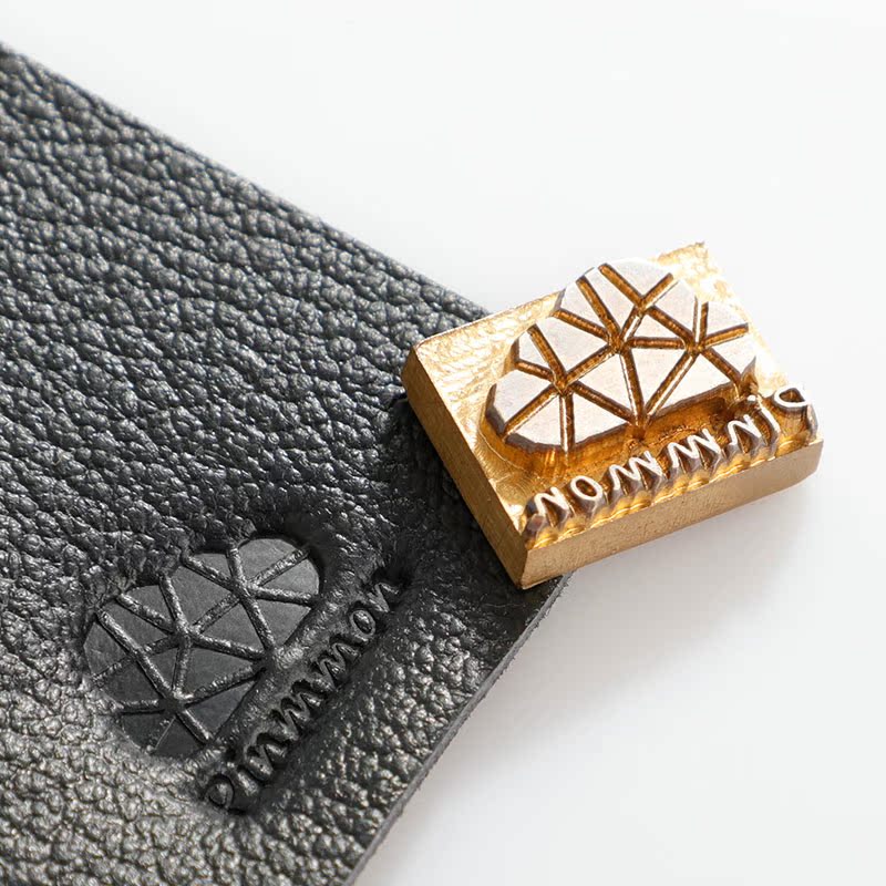 Pinmmon Leather goods Stamping Processing fees personality customized Monogram machiningin the Leather/Lady bags/Men's bag, Document bag category - from Buy2taobao.com to provide professional Taobao agent buy service