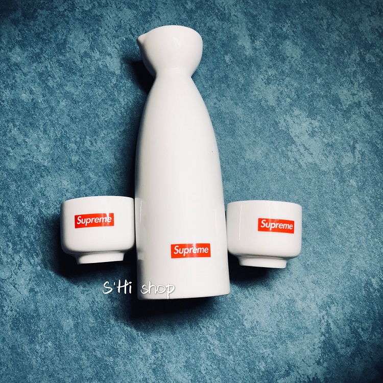 17FW Supreme Sake Set 清酒杯 酒壶 酒杯 套装在类目 餐饮具, 酒壶/酒杯/酒具, 家用酒壶中 - 来自Buy2taobao.com提供专业的淘宝代购服务