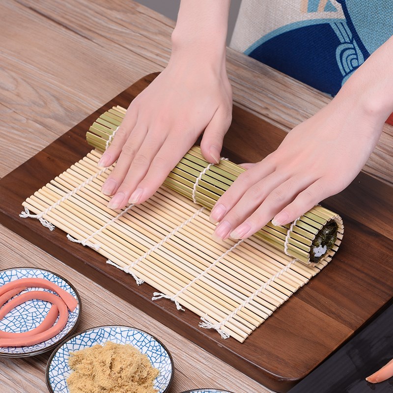 .日本做寿司的工具海苔卷帘竹帘家用不粘料理模具塑料帘紫菜包饭在类目 厨房/烹饪用具, 厨用小工具/厨房储物, 寿司DIY用具, 寿司帘中 - 来自Buy2taobao.com提供专业的淘宝代购服务