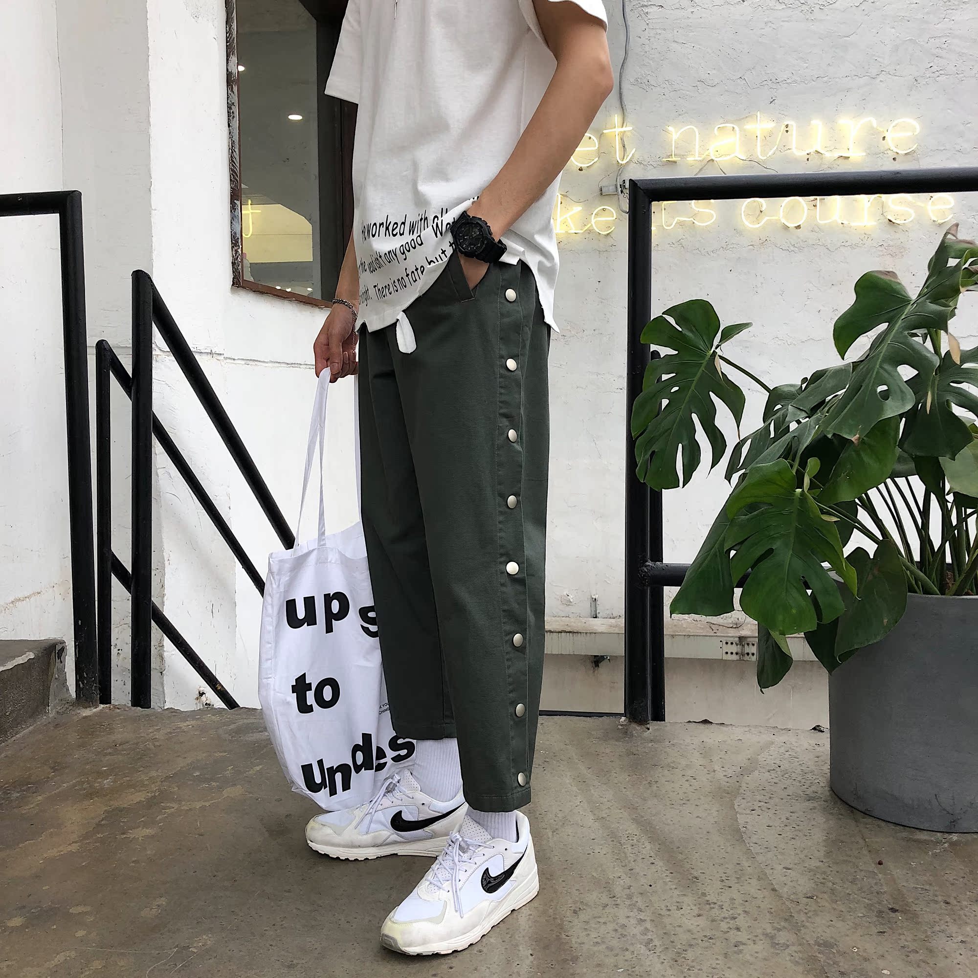 态度 / 主推款!侧边哑光铜扣设计 九分休闲裤 ins网红工装裤 男在类目 男装, 休闲裤中 - 来自Buy2taobao.com提供专业的淘宝代购服务
