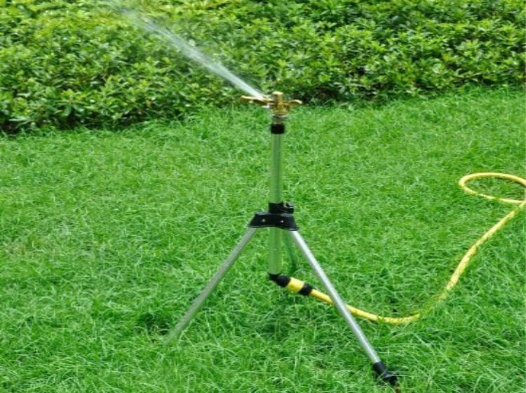 Lift Rocker Irrigation sprinklers Garden Garden watering tool Sprinklers Tripod support automaticin the Flower delivery/Flowers simulation/Plants gardening , Gardening supplies , Rocker/Landscape sprinklers , Metal rocker nozzle category - from Buy2taobao.com to provide professional Taobao agent buy service
