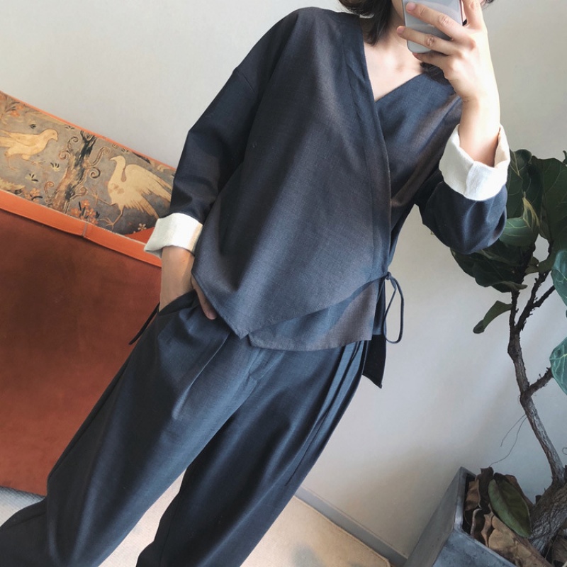 2019新款複古風疊襟綁帶上衣+繭型長褲羊毛套裝女在類目 模玩/動漫/周邊/cos/桌遊, 二次元古風服裝, 古風套裝中 - 來自Buy2taobao.com提供專業的淘寶代購服務