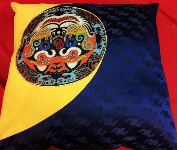 gift Nanjing Cloud-pattern brocade Graduate School auspicious Cloud-pattern brocade Nanjing specialty Pure handwork Lotus Cloud-pattern brocade Boutique Cushionin the Home Fabric , Pillow/Pillow category - from Buy2taobao.com to provide professional Taobao agent buy service