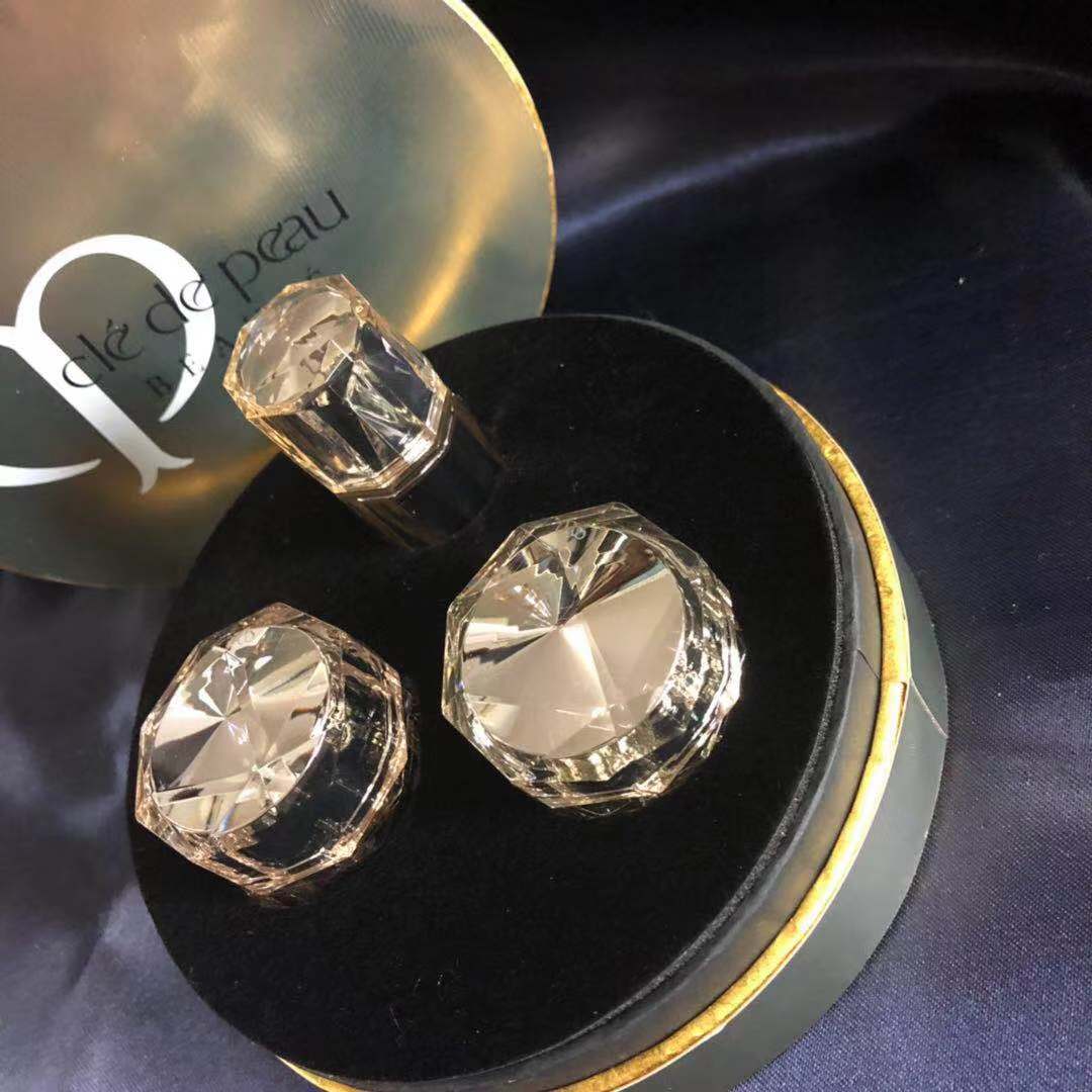 CPB 肌肤之钥 金钻三件套 晶致肌活肌底液/ 金致面霜/ 晶致眼霜在类目 美容护肤/美体/精油, 旅行装/体验装中 - 来自Buy2taobao.com提供专业的淘宝代购服务