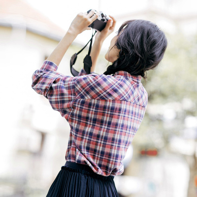 茵曼女装春秋款小清新翻领格子衬衫女宽松文艺落肩长袖纯棉衬衣