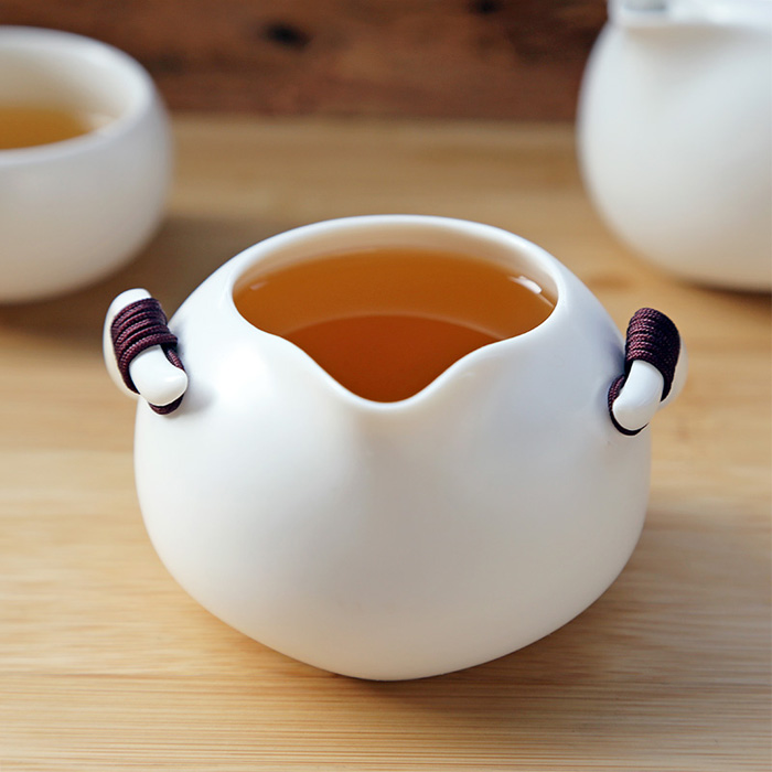 台湾宜龙茶具eilong 定窑巧云 公道杯 茶海 月白 粉绿 陶瓷在类目 餐饮具, 茶具, 公道杯中 - 来自Buy2taobao.com提供专业的淘宝代购服务